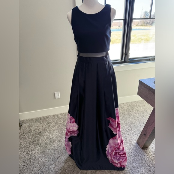 Betsy & Adam Dresses & Skirts - NWT. Betsy Adam Prom dress. Size 4